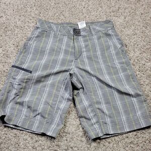 Columbia Shorts Mens 30 Gray Plaid Outdoors Hiking Lightweight Omni-Shield